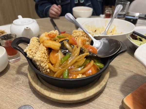 Braised shrimp, tomato, and wood ear mushroom with rice crust at Kaifun